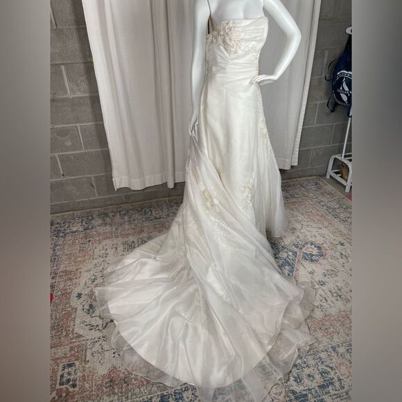 Maggie Sottero Limited Edition Amber A-Line Organza Ivory Swarovski Wedding Gown - Picture 2 of 15